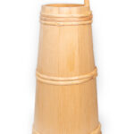 El yapımı geleneksel ahşap yayık ayran ve tereyağı için