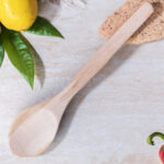 Doğal gürgen ağacı yumurta kaşığı ham ve vernikli seçenekler