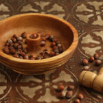 El yapımı ahşap fındık ve ceviz kıracağı kasesi seti