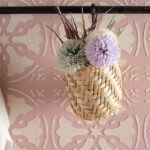 El yapımı doğal hasır askılı mutfak sepeti ve saksılık