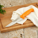 El yapımı geleneksel ahşap saplı Karadeniz çakısı