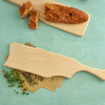 El yapımı doğal kızılağaç kesme ve sunum tahtası