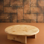 Ayaklı yuvarlak bambu pizza ve peynir kesme sunum tahtası