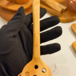 El Yapımı Doğal Şimşir Kevgir Spatula | Delikli, Çizmez ve Isıya Dayanıklı